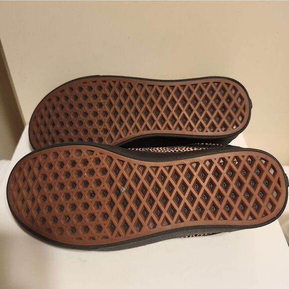 Vans "Comfycush" Old Skool Cheetah Black Suede Sneakers Womens Sz.7/37 Ret $135 - Picture 9 of 9